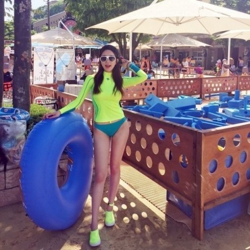파워타임 예정화, "오늘은 워터파크"...바비인형 뺨치는 몸매 '감탄'