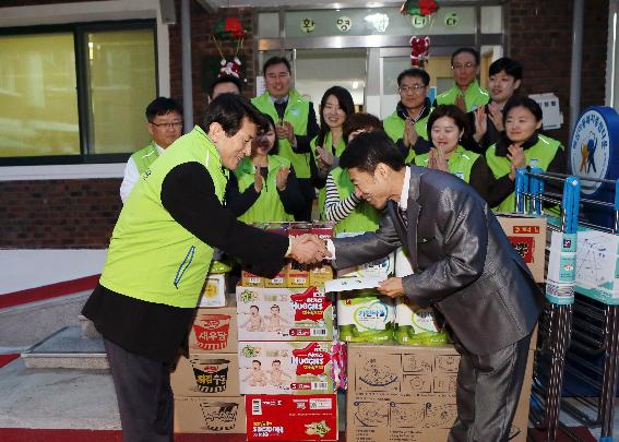 ▲헌재김용헌사무처장(좌측)=사진헌법재판소