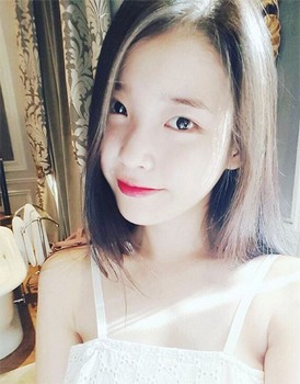 달의 연인 아이유, ‘앵두 입술+아찔한 쇄골…드러내면 형광등 100개급 미모