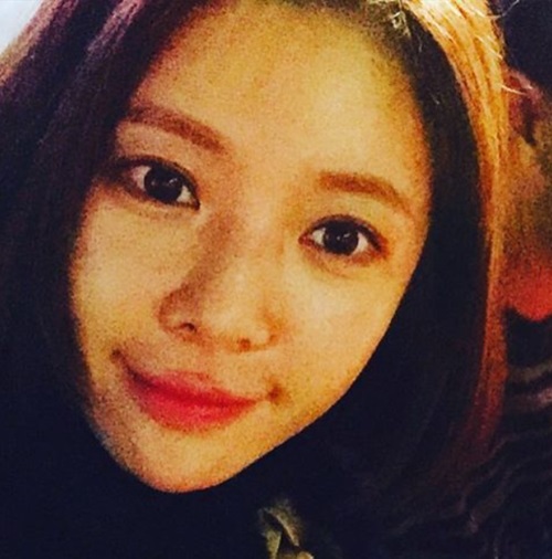 킬미힐미 황정음, 초근접 셀카 '눈부신 도자기 피부'