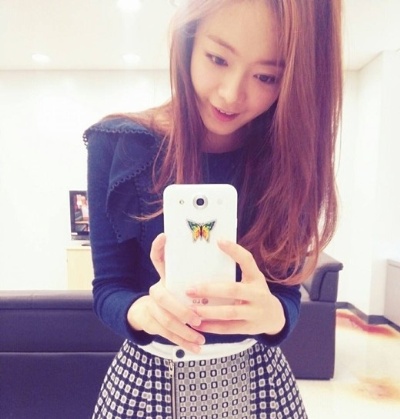 윤현민 전소민 결별, ‘긴 머리 늘어뜨린 채 미소 한아름…거울셀카’