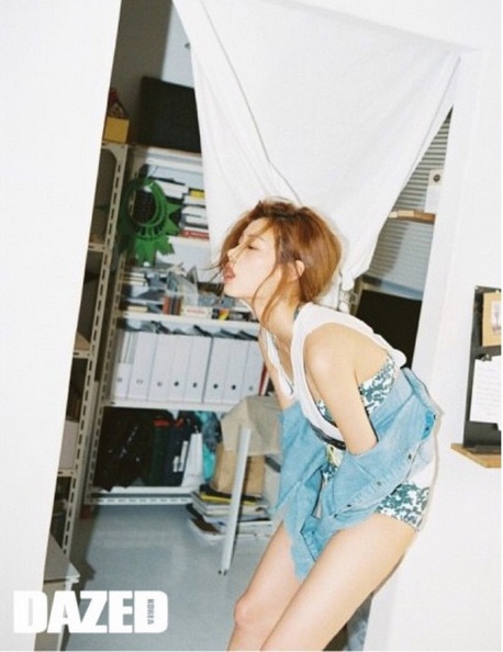 이동휘와 열애 정호연, 한 뼘 팬츠 입고... '시선 강탈'