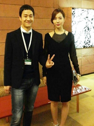 영화 히말라야 정우, 연인 김유미와 꿀 떨어지는 다정샷 '눈길'