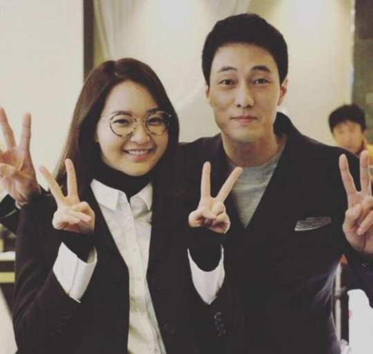 신민아, "존킴 영호 형님 코치님과"...소지섭과 훈훈샷 보니?