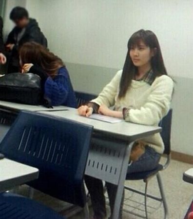맘마미아 서현, 수수한 차림으로 강의실에서 포착된 그녀…청순미 넘치는 모범생
