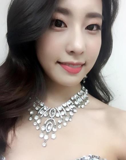 롤챔스 스프링 조은정, '웨이브 머리 늘어뜨린채 자체 매력 과시'