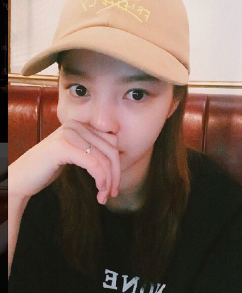 엄현경, 민낯 셀카 보니 '뽀얀 도자기 피부'