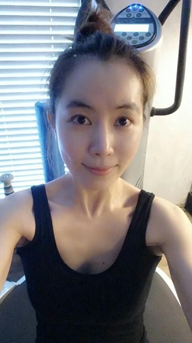 정우 김유미, 매끄러운 물광피부+아찔 쇄골라인 '심쿵'