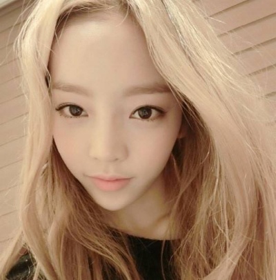 카라 박규리 한승연 구하라 탈퇴 속 ‘금발 웨이브 우윳빛깔 뽐내는 인형미모 그녀’