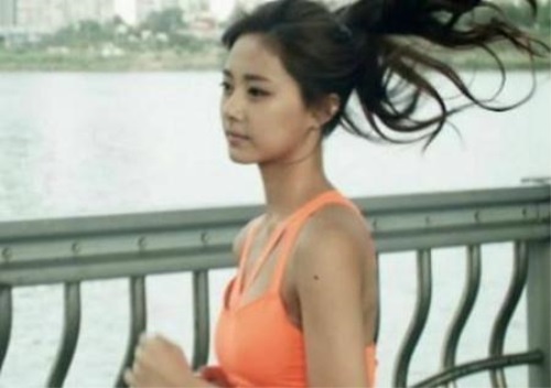 쯔위, 찰랑거리는 머리+가녀린 어깨 '여신 자태'