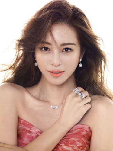 비정상회담 한예슬, 물 고일 듯 아찔 쇄골 노출 '눈길'