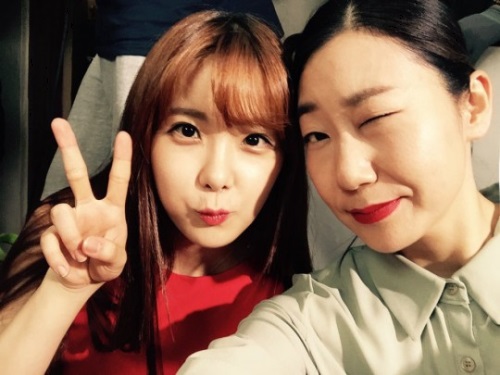 라미란, "나는 낙원사의 아이돌"...조현영과 인증샷 보니? 찰칵