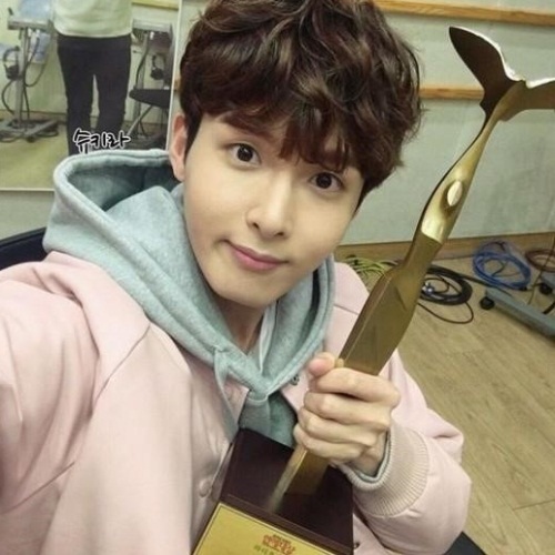려욱 어린왕자, 과거 AOA 초아에 "내 여자친구"...무슨 사이? 사진 보니