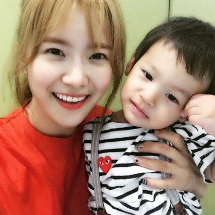 택시 유하나, ‘아들과 셀카 구걸…이게 애엄마 미모 맞아?’