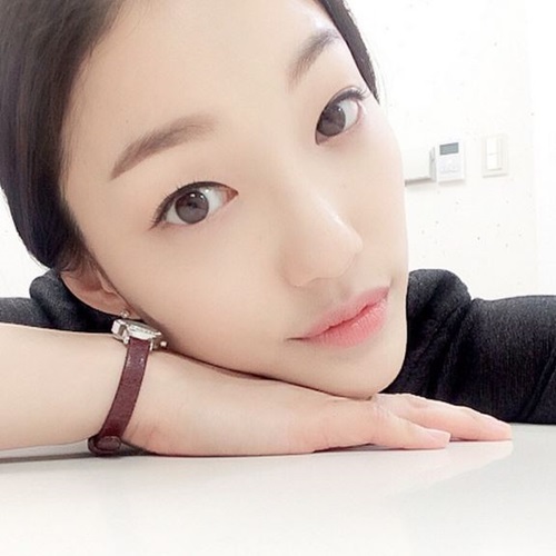 이엘, '초롱초롱 사슴 눈망울'...아찔 브이라인