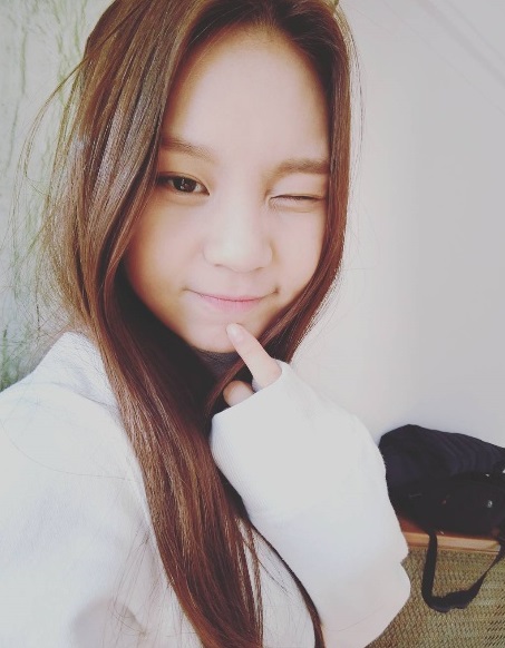 여자친구 엄지, 상큼 매력 발산 '귀여워'