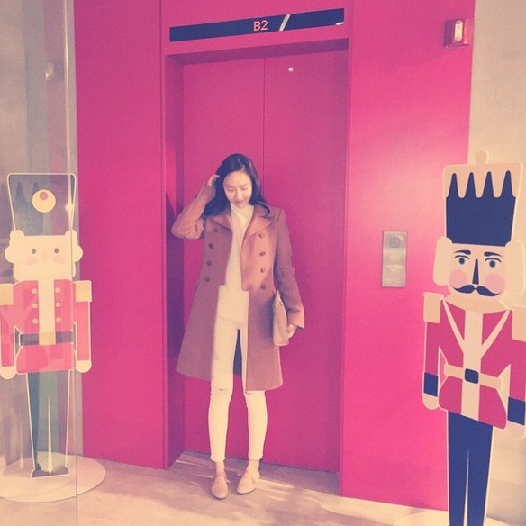 제시카, 흰 스키니 완벽핏...'극세사 각선미'