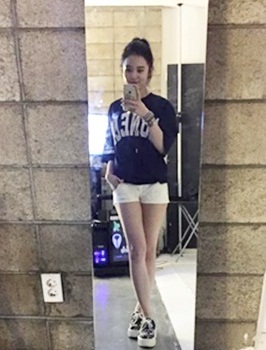 파파야 고나은, 비현실적 11자 각선미...'인형 아냐?'