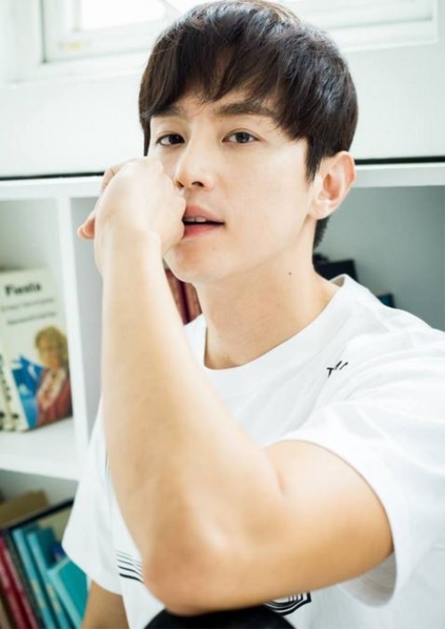 해피엔딩 권율, 잘생긴 외모 ‘여심 환호’ 시선 고정