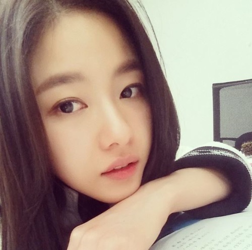 박하나, 아기 피부 ‘남심 샤르르’ 시선 집중