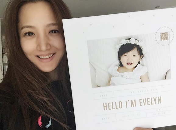 사강, 딸과 러블리 투샷..."여자여자한 맴맴이랑"