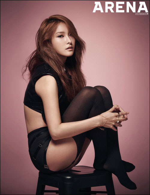 장영실 박규리, 깜짝 파격 노출 의상...'속옷인 줄'