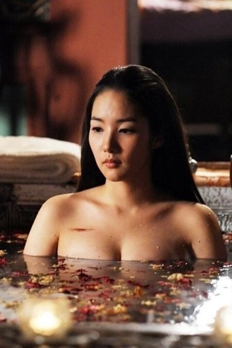 박민영, 남다른 볼륨감 뽐낸 과거 노출신 보니?...'아찔하네'