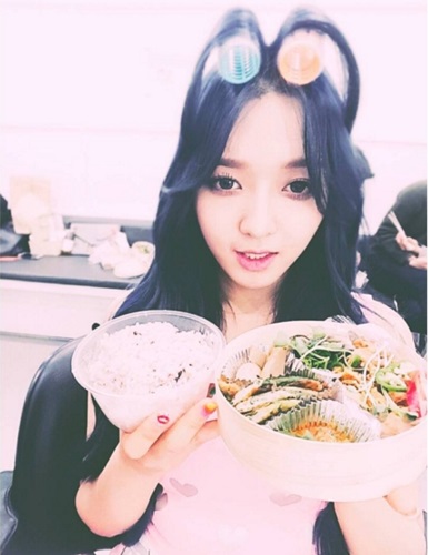 AOA 크림 찬미, '요정 미모 뽐내며 도시락 인증샷 공개'