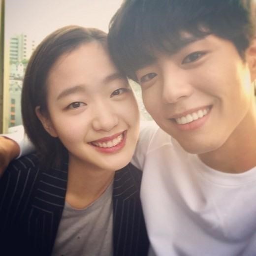 꽃보다 청춘 아프리카 박보검, 김고은과 연인 케미 돋는 달달 투샷 '눈길'