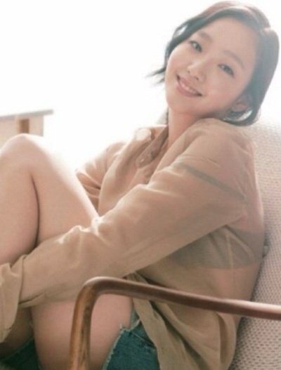 치인트 김고은, 검은 브레지어 훤히 드러낸 채…은은한 섹시美폭발