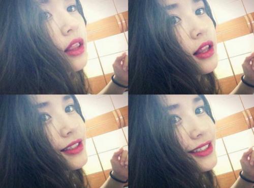 프로듀스101 전소미, 긴 머리 늘어뜨린 채 짙은 레드 앵두입술..입술 오물오물