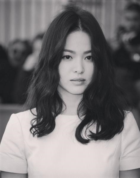 송혜교 송중기, 신비하면서도 오묘한 분위기 인증샷 '여신강림'