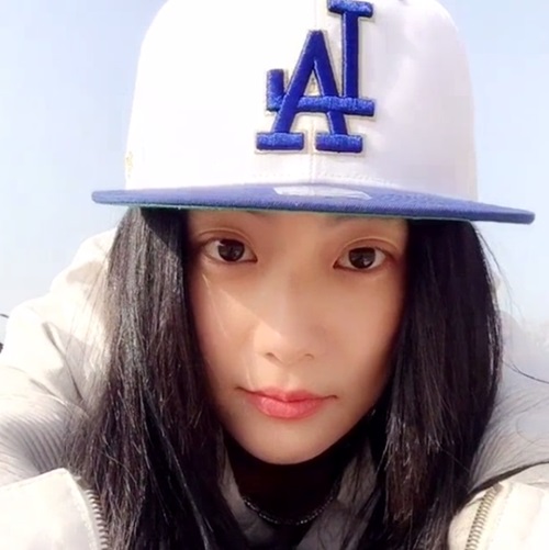 클라라, 근황 공개...'수척해진 얼굴'