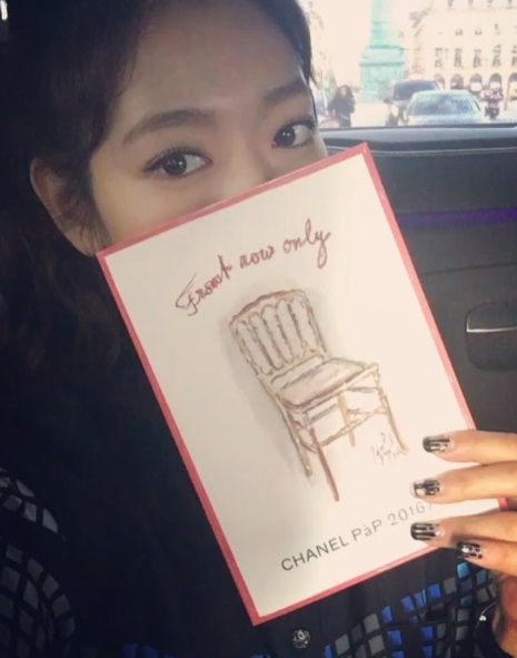 박신혜, 파리 근황 '가려지지 않는 미모'