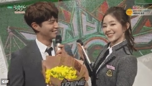 박보검 아이린, 연인 케미 솔솔 나는 스쿨룩 공개