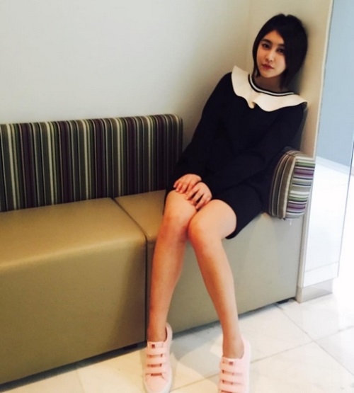 박민지, 차분한 포즈 '여리여리한 소녀 같아'