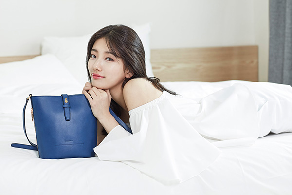 수지, 순백의 매력 발산