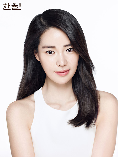 임지연, ‘대박’ 미모 돋보이는 화보 공개…봄 여인의 향기 물씬