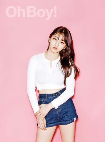 트와이스, 소녀감성에 사랑스러운 매력 돋보이는 9인 9색 화보 공개
