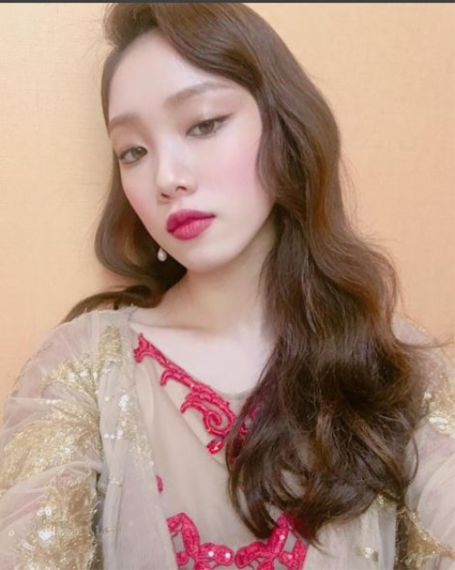 이성경, 매혹적인 눈빛 발사 ‘남심 황홀’