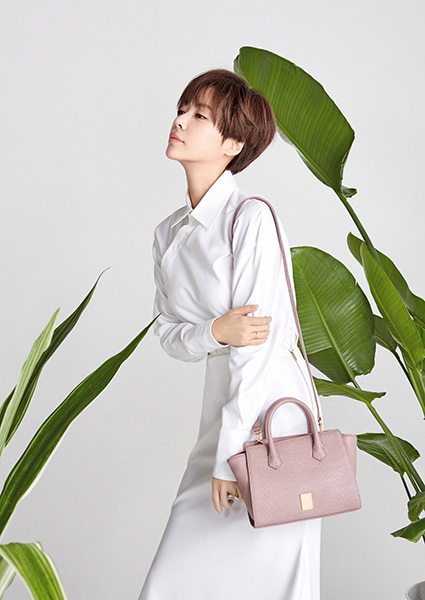 황정음, 과감히 드러낸 어깨라인 시선강탈