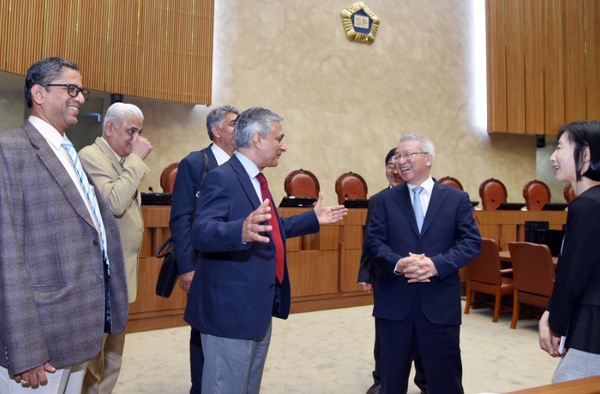 양승태 대법원장, 타쿠르 인도 대법원장 접견