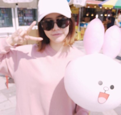 써니, 핑크색 옷 입고 ‘찰칵’