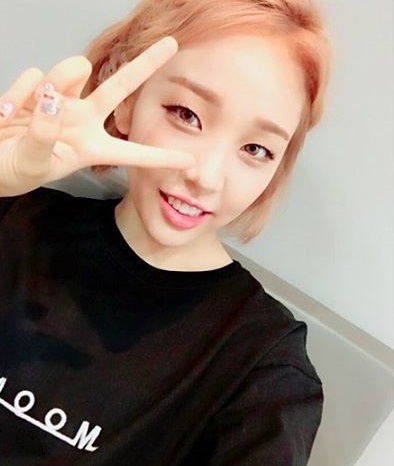 ‘음악중심’ 백아연, 신비로운 매력 가득한 담긴 셀카 “고마워요”
