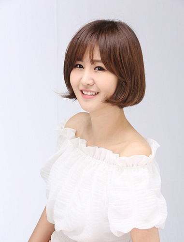 윤수현, 여자친구 ‘시간을 달려서’ 영상 공개…트로트에 대한 편견 깬다