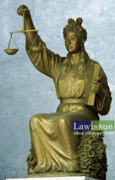 창원지법 형사법정 시나리오...여성 4명 강도강간 남성 무죄?