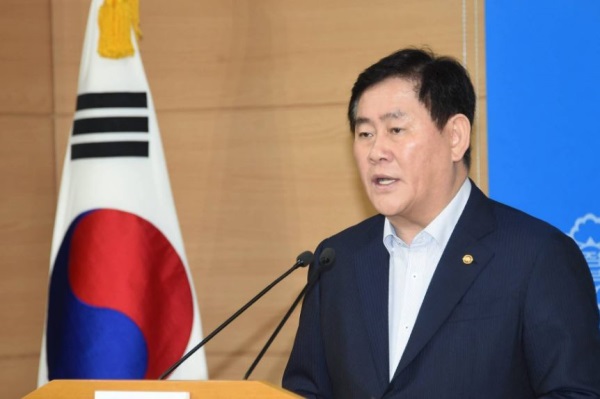 최경환, ‘롯데 50억 수수’ 보도 언론사에 5억원 손해배상 청구