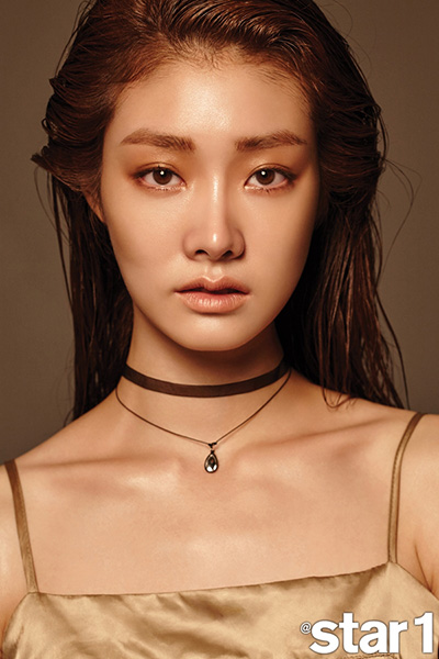 신예 민지, 몽환적 섹시미 발산한 뷰티 화보 공개