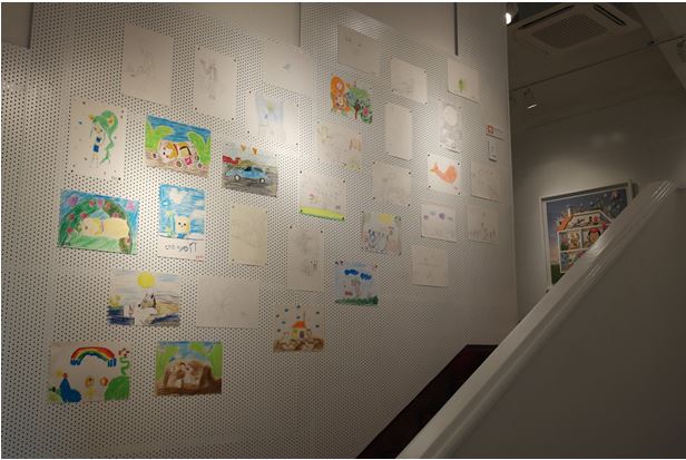 LJA Gallery_순수의 정원展 기간동안 벽면을 가득 채운 체험 프로그램 작품