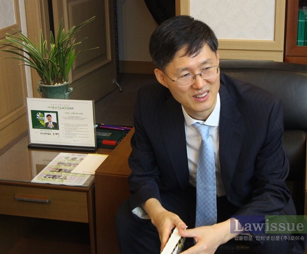 문형배 부산가정법원장 “사람이 키워드인 인간적인 법원 만들고 싶어”